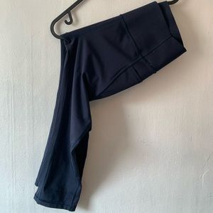 Gap Athletic 2/3 navy blue tights